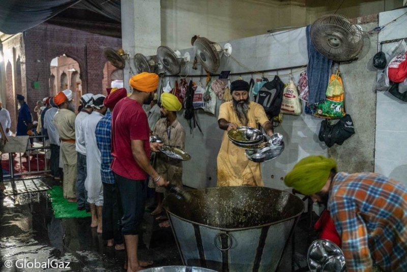 cooking at langar kitchen golden temple