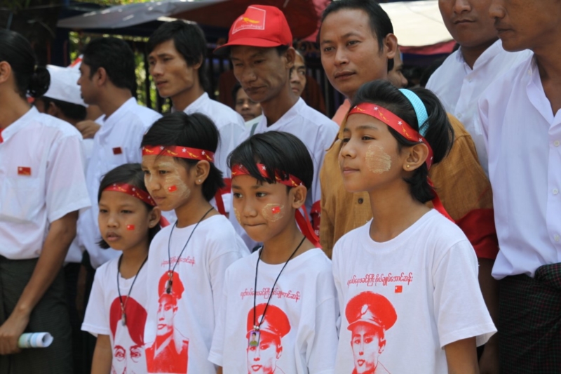 Aung San Suu Kyi supporters