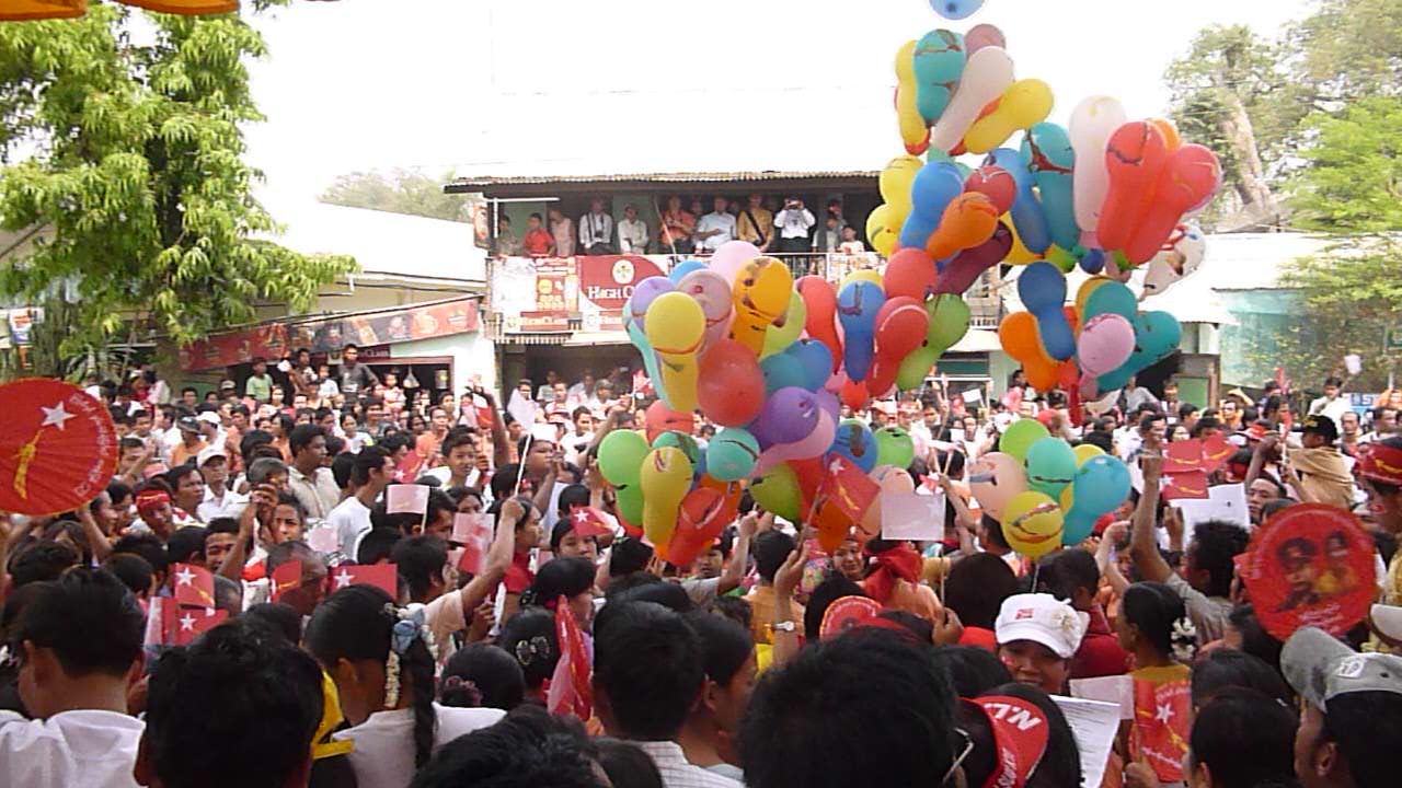 Spectating NLD - Aung San Suu Kyi Political Rally