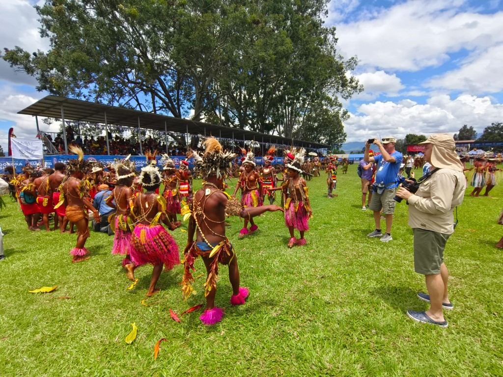 visiting papua new guinea